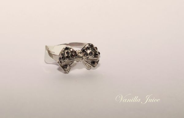 Anel Laço com strass 20