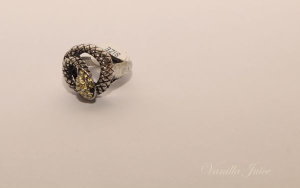Anel cobra strass 18